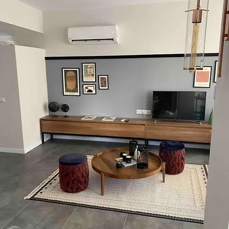 2+1 Luxury Flat In The Center 아파트 안탈리아